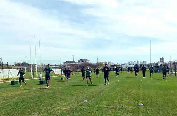 Aldosivi continúa sumando lesionados: se desgarró Maciel