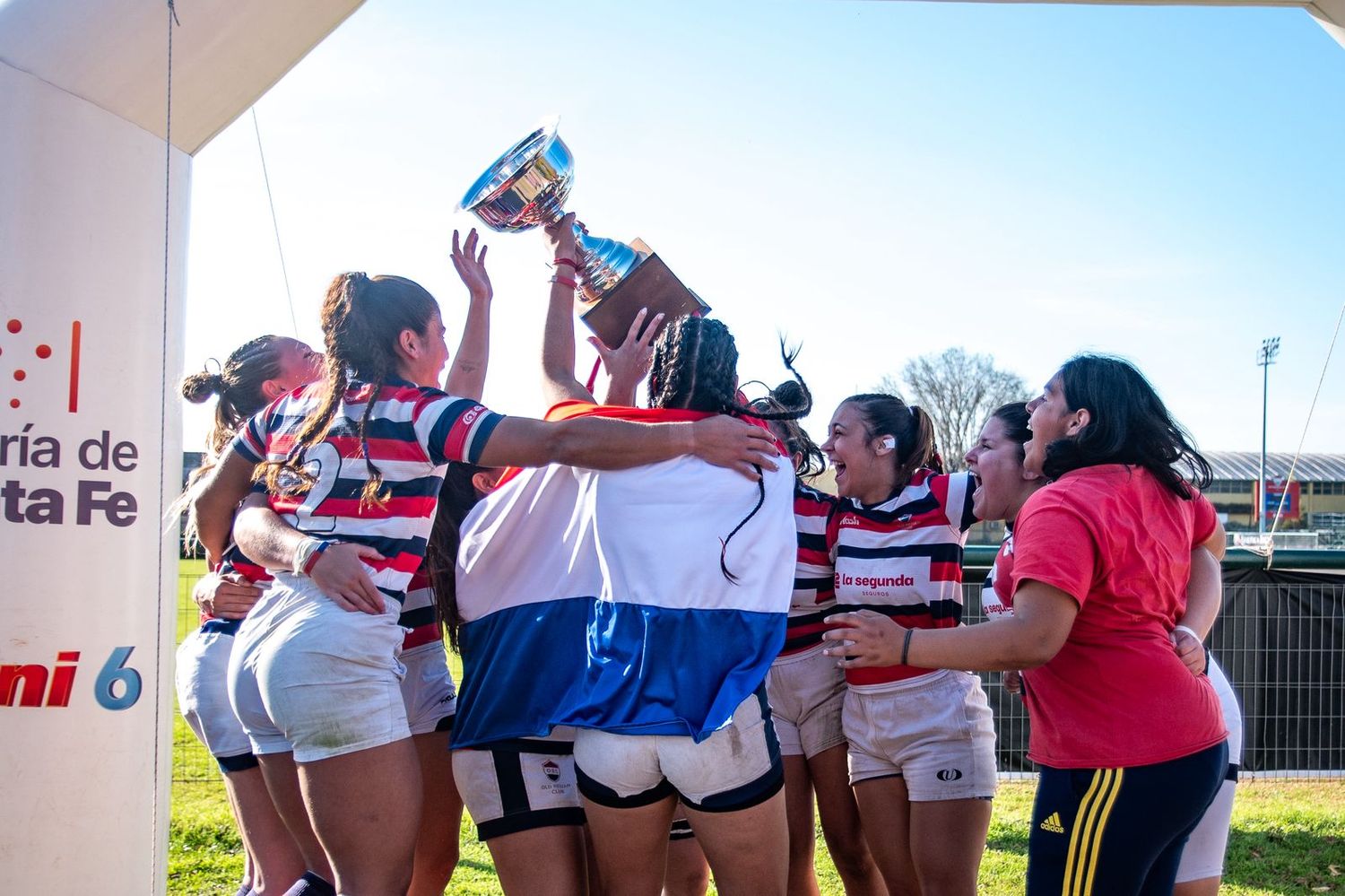 El festejo de las Tricolores con la Copa. Foto: Sur24