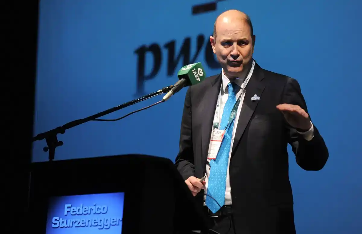 Sturzenegger ingresará al Gabinete como ministro en un área que se creará para “simplificar el Estado”