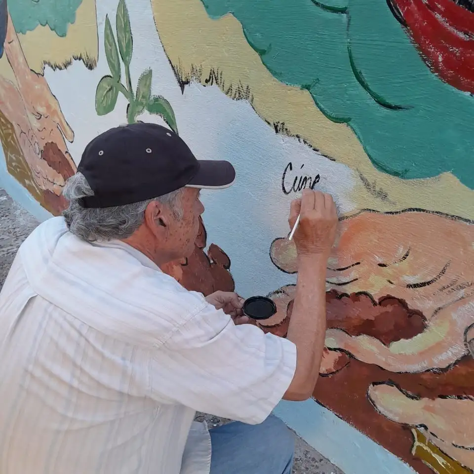 Avanza la finalización de un mural con conciencia ambiental en la Pro Copa de Leche