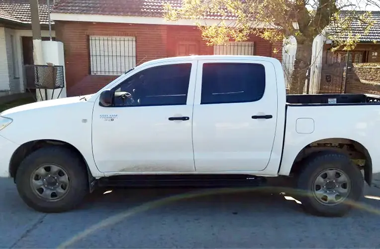 Sustrajeron otra camioneta y luego apareció abandonada
