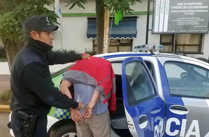 Jóvenes cayeron presos, tras robar pertenencias a turistas