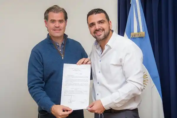 Acuerdos turísticos y coincidencias políticas de dos municipios “rebeldes”