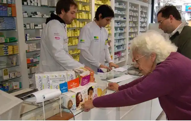 Amenazan cortar los descuentos en medicamentos para jubilados