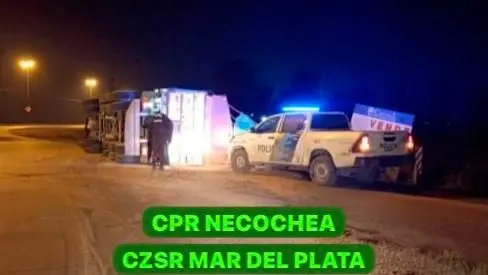 Transportista volcó su camión cargado y no sufrió heridas