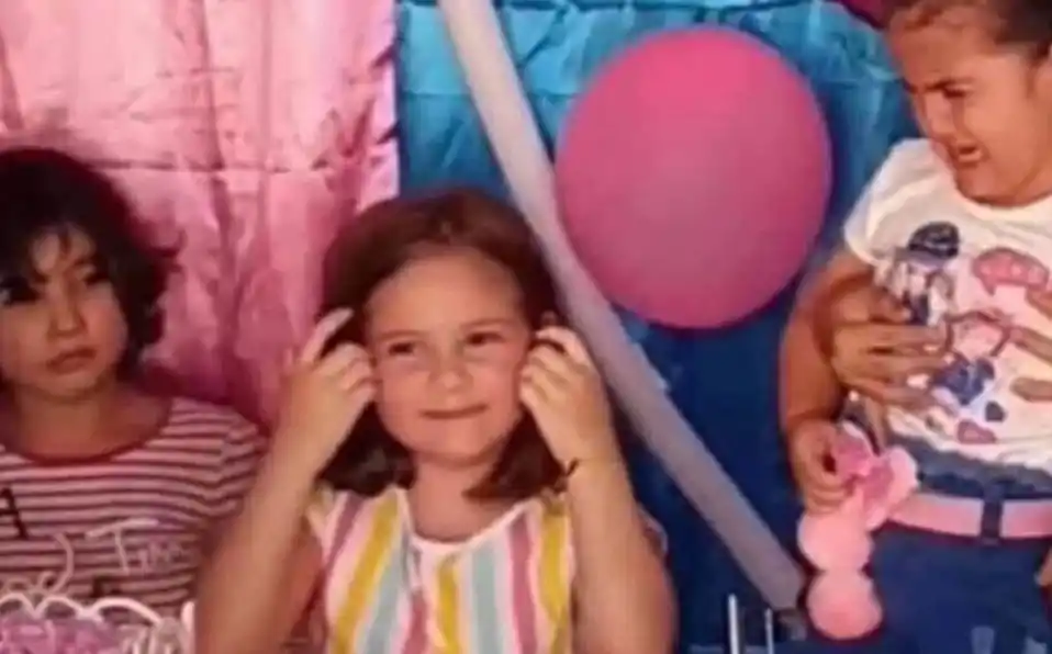 ¡ASÍ LO CELEBRARON!  Ya pasó un año del agarrón de estas hermanitas