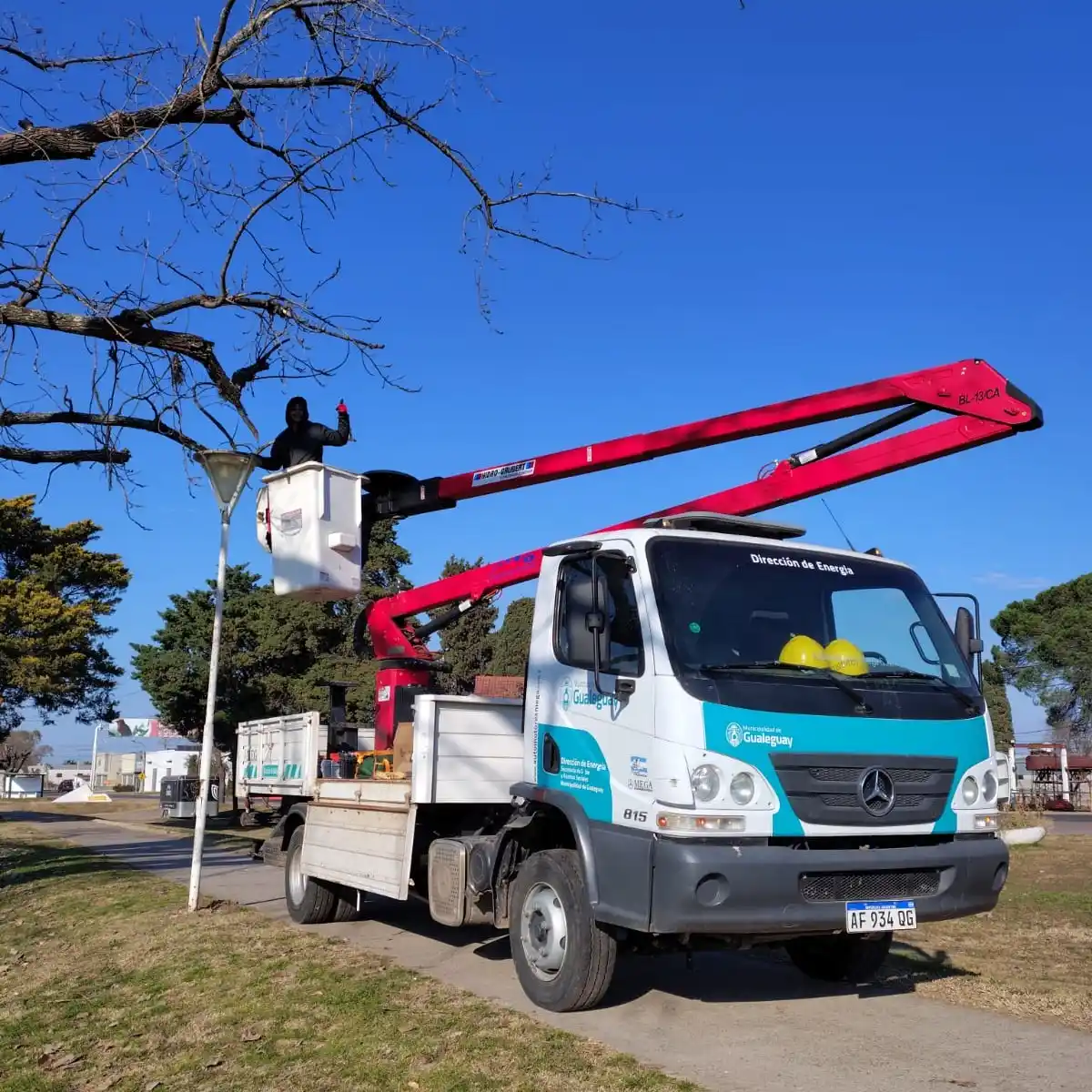 Genaro Morán: “Seguimos avanzando en mejoras de iluminación y embellecimiento urbano en Gualeguay”