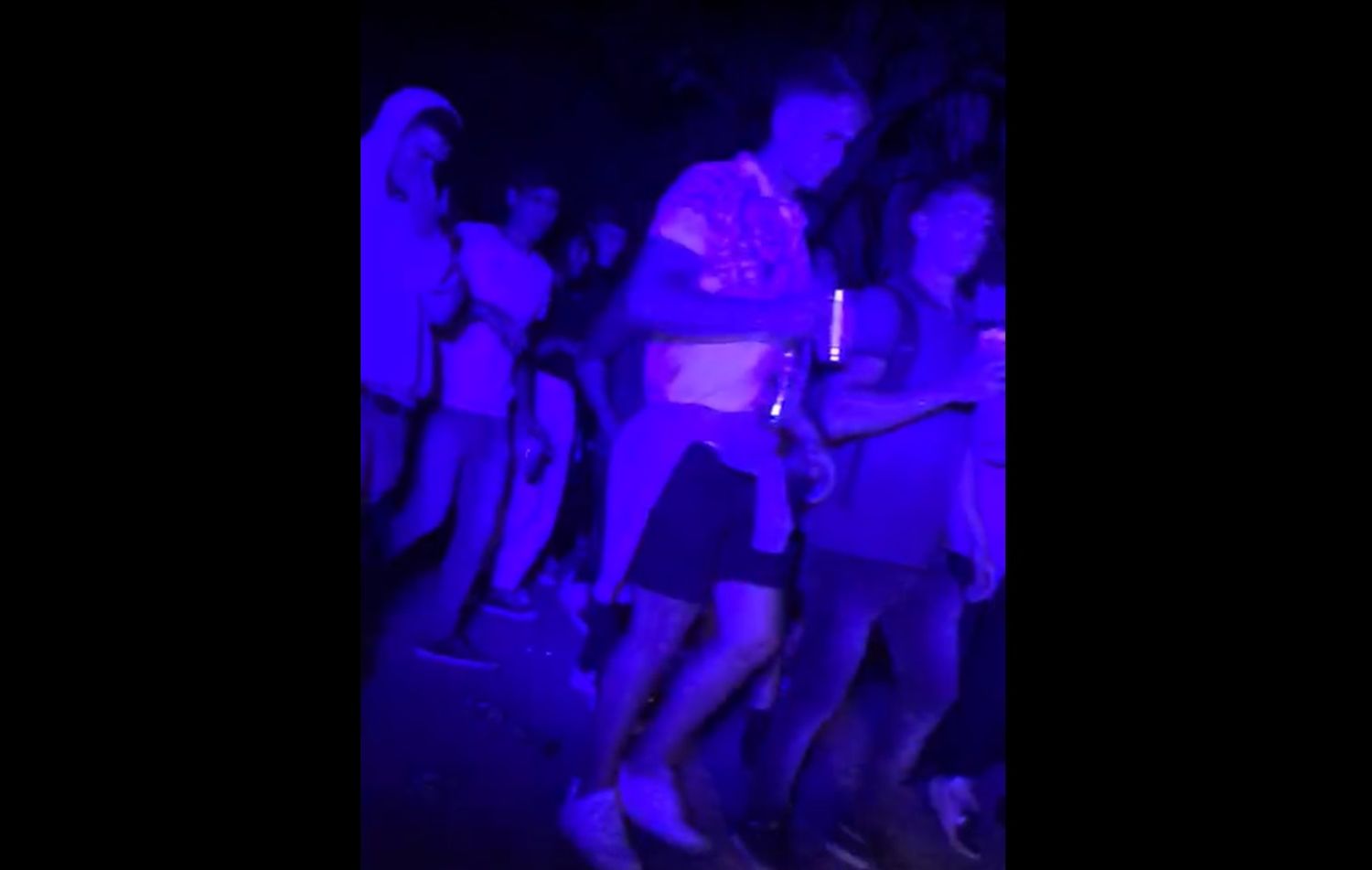 Desbaratan fiesta clandestina con más de 800 concurrentes