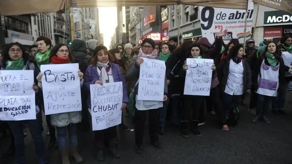 Paro docente: Los gremios señalaron que hay un alto acatamiento a nivel nacional de entre el 87% y 90%