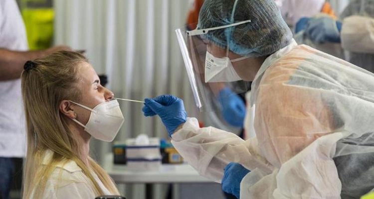 Coronavirus: reiteran que las obras sociales y prepagas están obligadas a cubrir hisopados y otras prestaciones