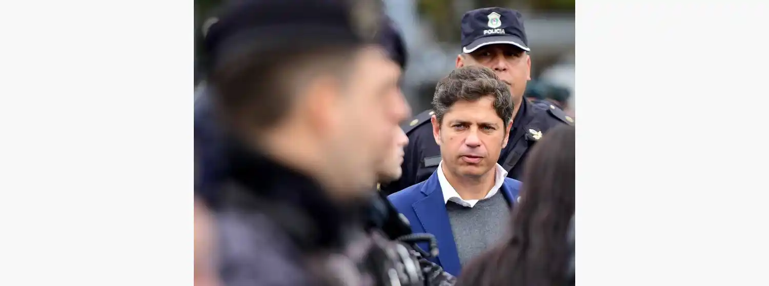 Los efectivos policiales fueron cesanteados por su participación política con el postulante de La Libertad Avanza.