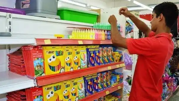 Los súper, con productos escolares más baratos