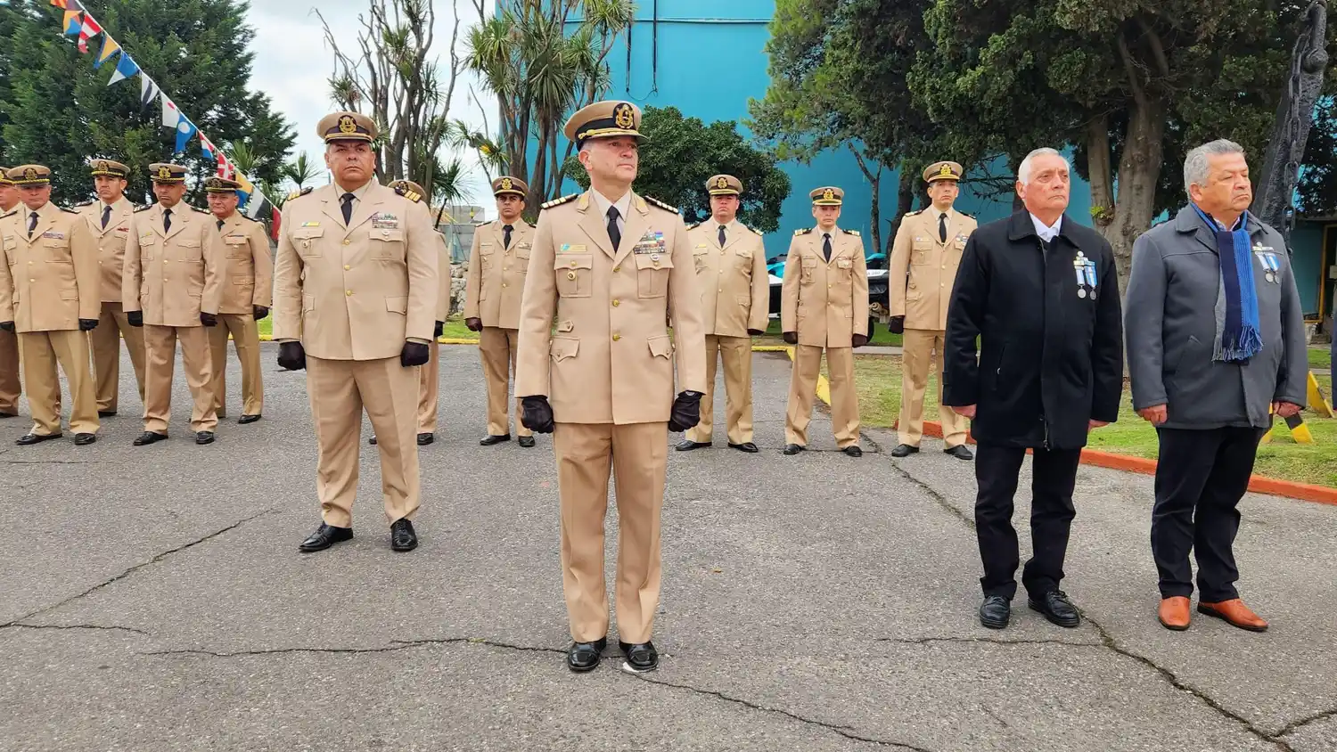 El acto terminó con la entonación de las marchas de las Malvinas y de la Prefectura Naval Argentina.