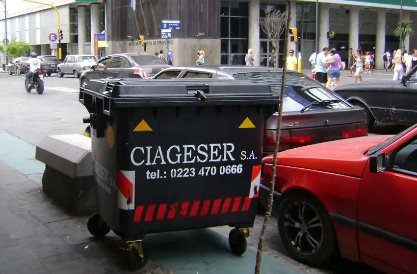 Residuos voluminosos: denuncian “connivencia” de la 9 de Julio con empresas de contenedores