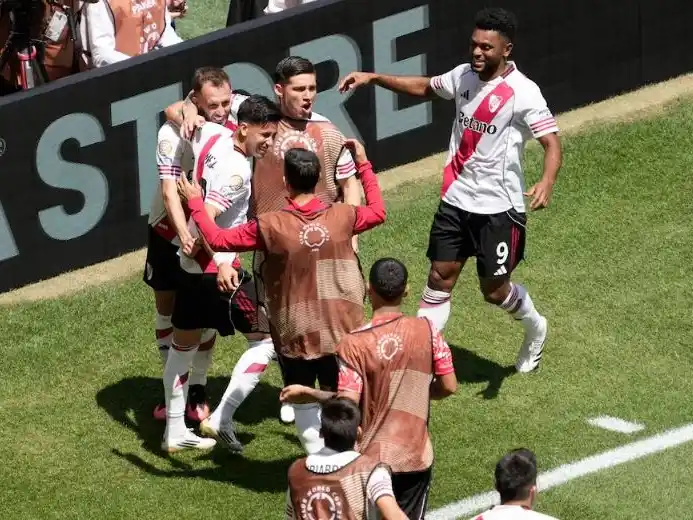 River derrotó 3-1 a Urawa Red Diamonds en su debut