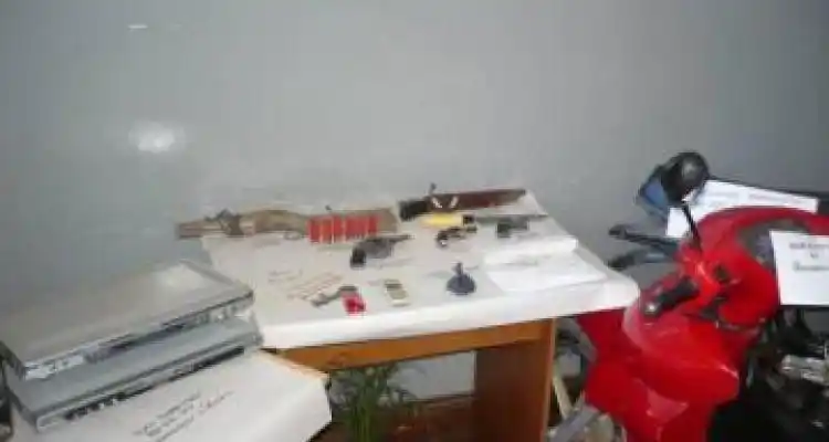 Allanamientos, secuestros y detenciones