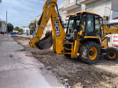 Retiraron los viejos adoquines de la calle Andrade, entre Rucci y Rocamora