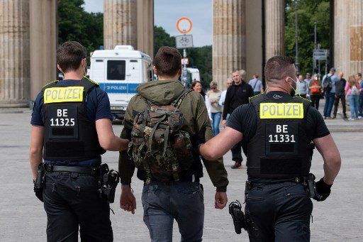 Cerca de 500 detenidos en Berlín en protestas contra medidas anti Covid-19