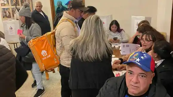 Venezolanos se activaron en Europa y resto del mundo para salir a votar temprano en la primaria (IMÁGENES)