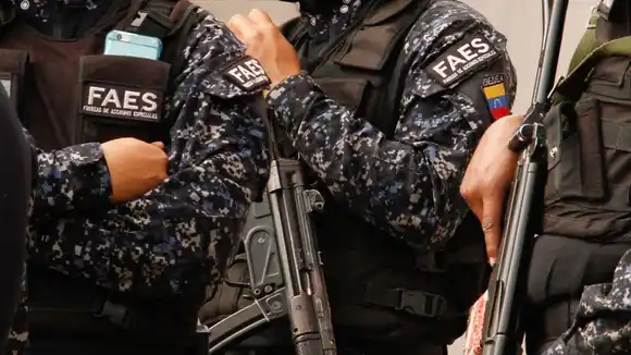 Presentan en tribunales a cuatro funcionarios de las Faes por asesinato de escolta de Iris Varela