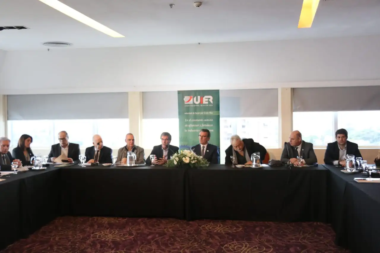 Industriales entrerrianos ratificaron compromiso de “intentar no despedir gente mientras dure este proceso”