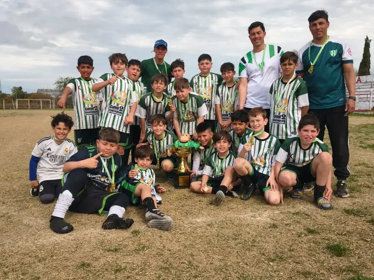 Fútbol infantil: La 2016 del Club Bancario de Gualeguay se consagró campeona provincial en Victoria