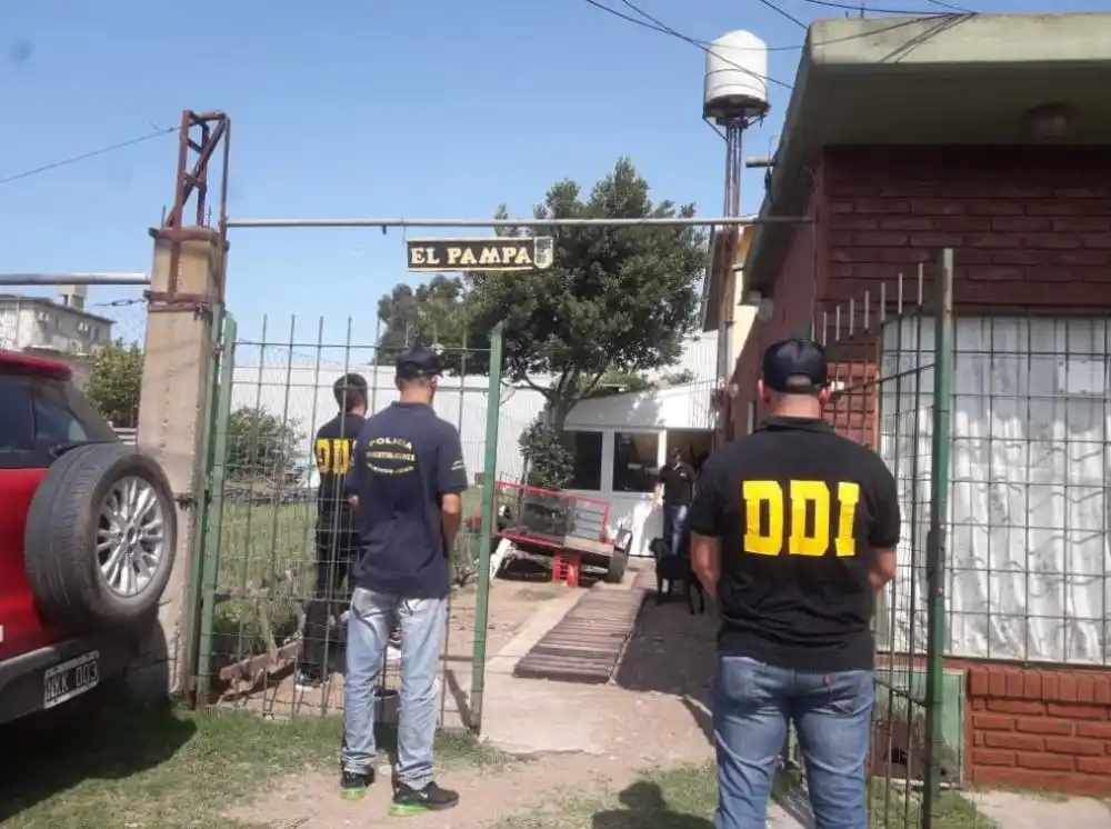 Villa Gesell: Allanaron una vivienda que funcionaba como prostíbulo y hay un detenido