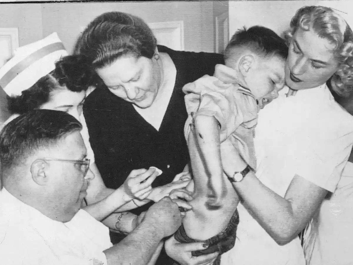Los puntos en común entre la carrera por la vacuna contra el coronavirus y la de la polio
