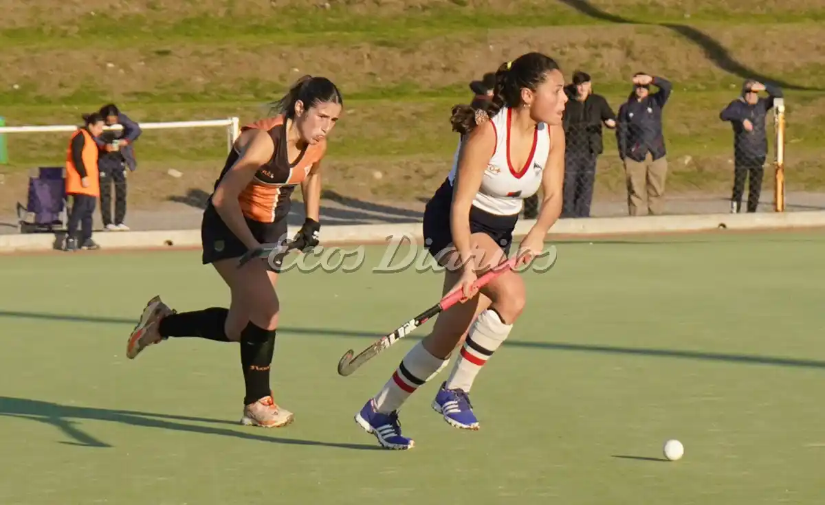 Ataca la jugadora de Del Valle con cabeza en alto