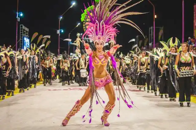 Gran expectativa por la segunda noche de Corso
