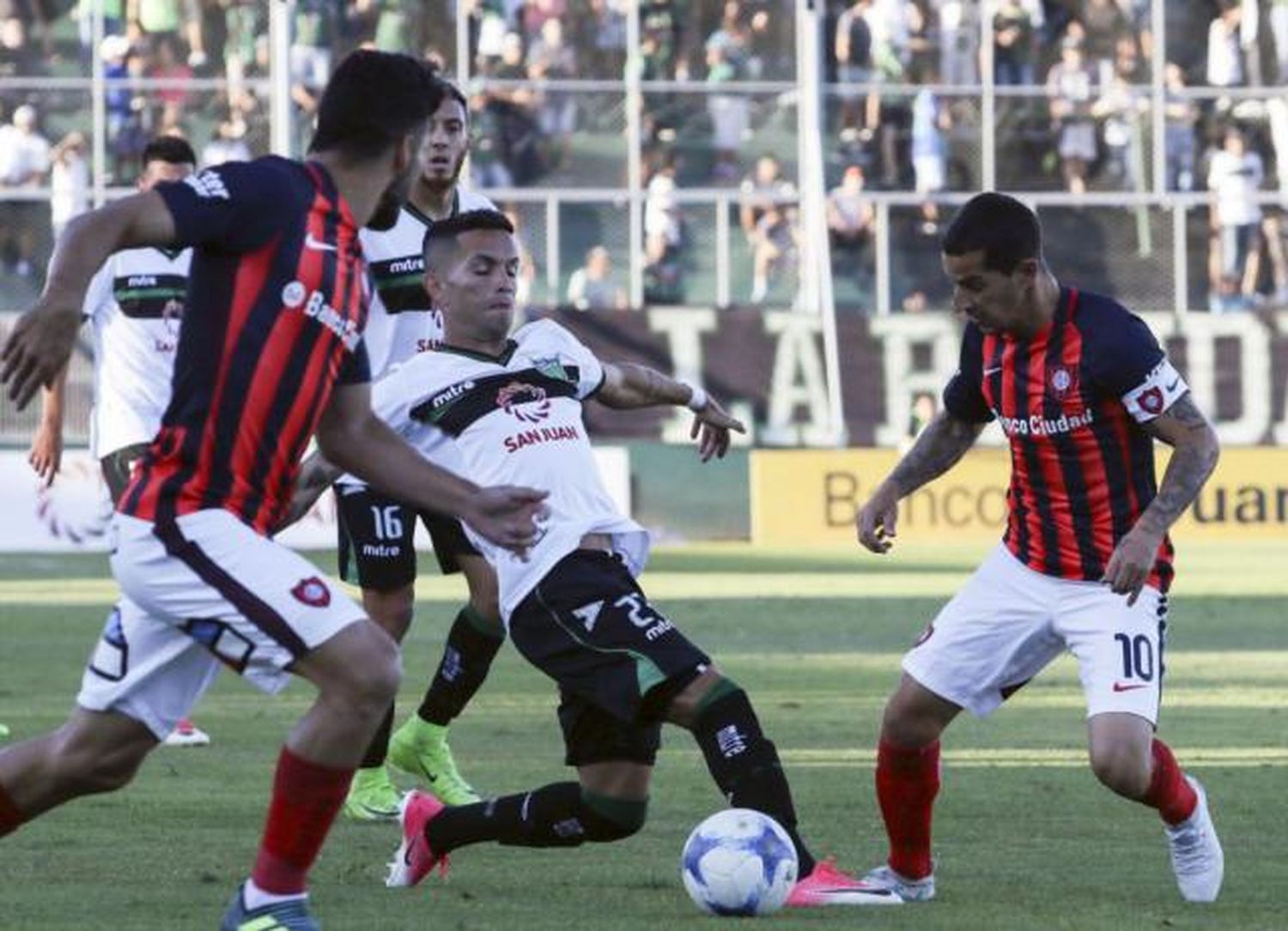 San Lorenzo supo cuándo pegar y obtuvo un buen triunfo en San Juan