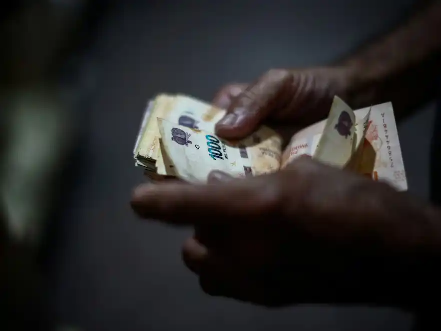 Oficializan nuevos aumentos del Salario Mínimo, Vital y Móvil