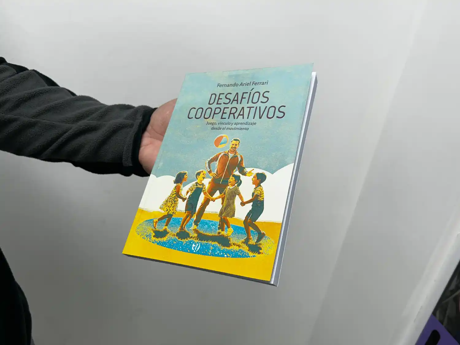 “Desafíos cooperativos”: el nuevo libro de Fernando Ferrari - 2