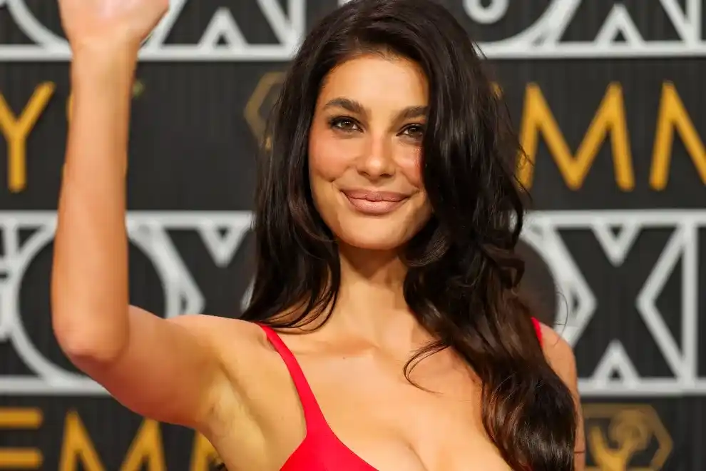 Camila Morrone habló en la alfombra roja con Axel Kutchevatzky