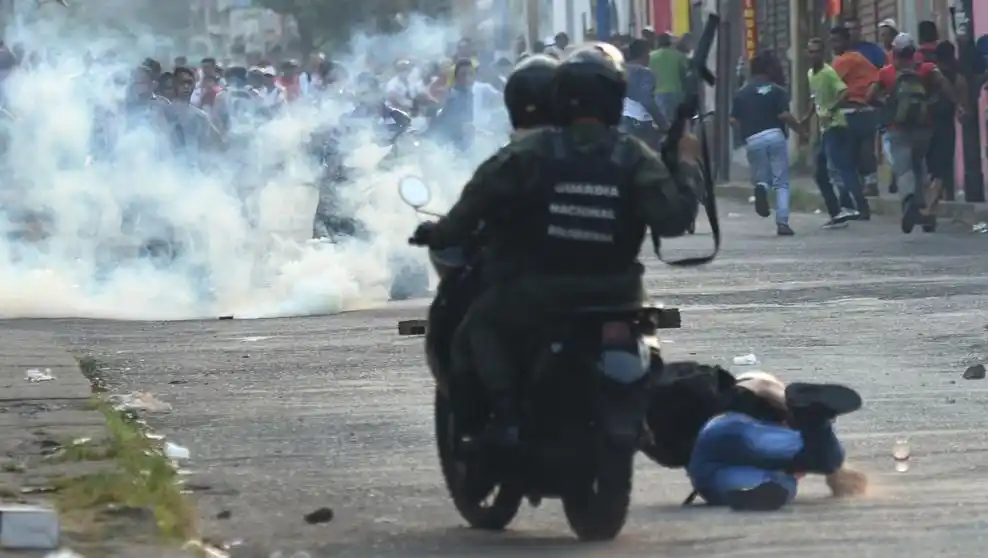 Venezuela: tensión en la frontera con Colombia por la ayuda humanitaria