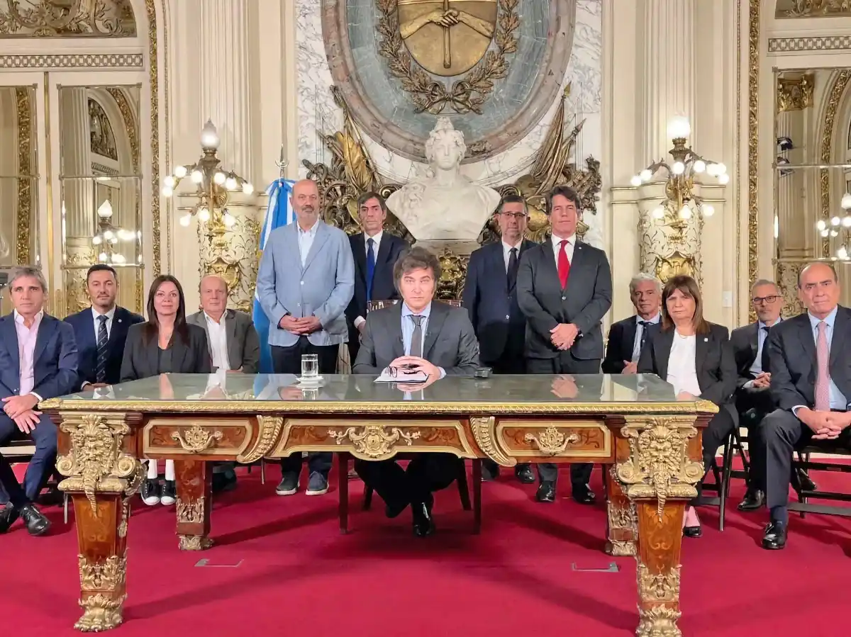 Javier Milei, a ritmo de vértigo para imponer su modelo de país