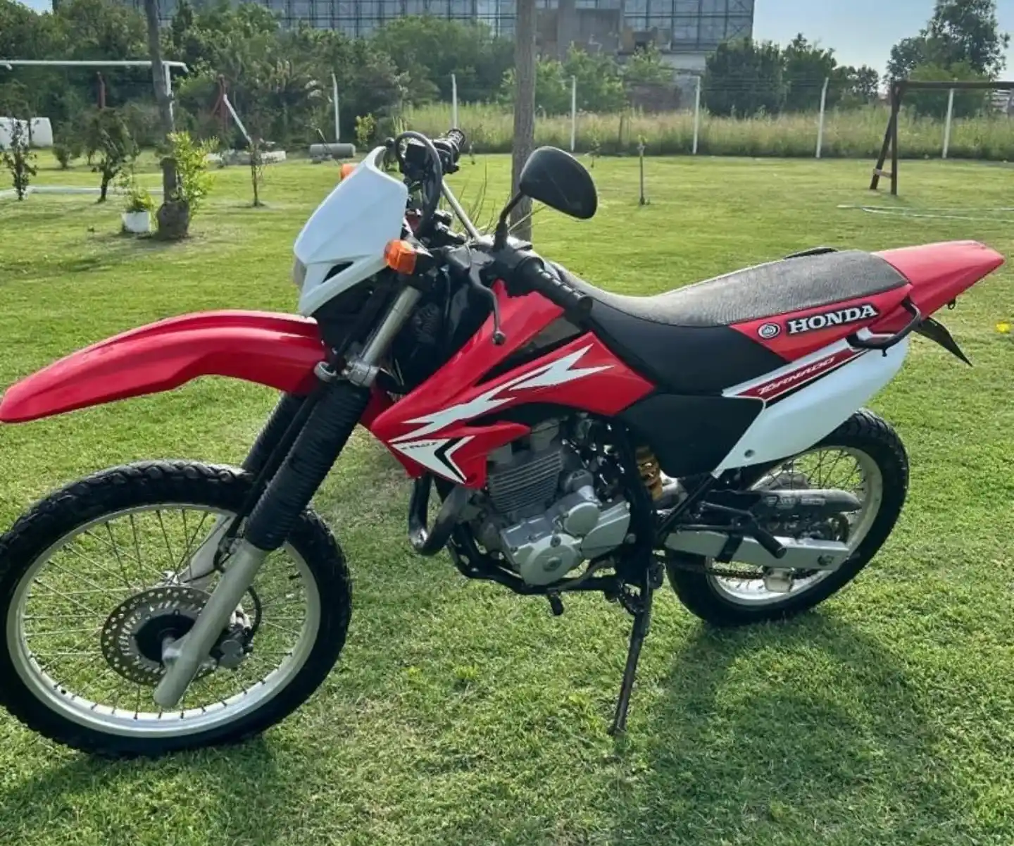 Robo de motocicletas en calle Díaz Vélez: Vecinos preocupados por la seguridad