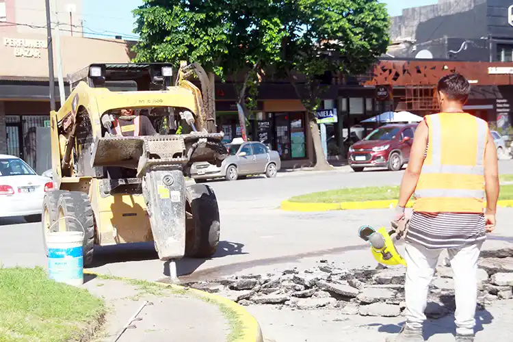 Comenzó una obra de bacheo en la 59