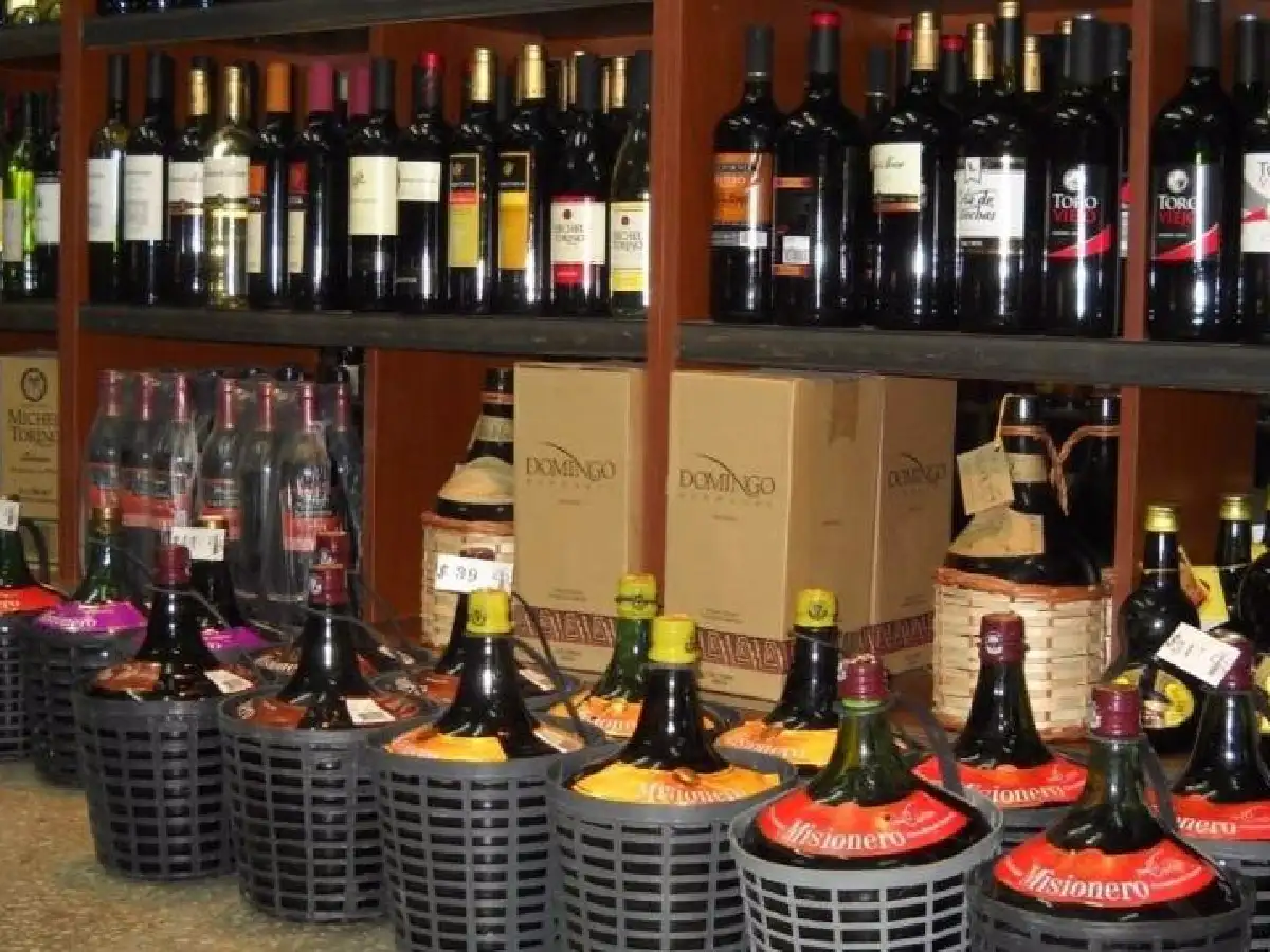 Hasta qué hora se puede comprar alcohol y cuándo termina la veda