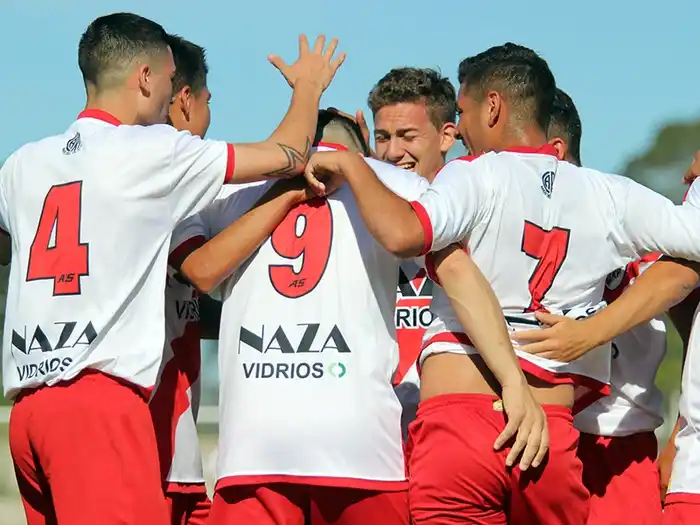 River celebra el pasaje a semifinales. 