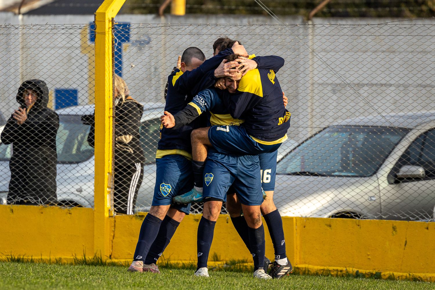 Boca vapuleó a Echegoyen y es cada vez más lider