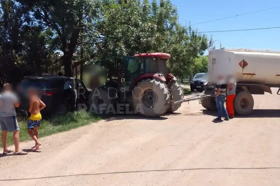 Un tractor se llevó por delante una camioneta en Ruta Provincial Nº2 “S”