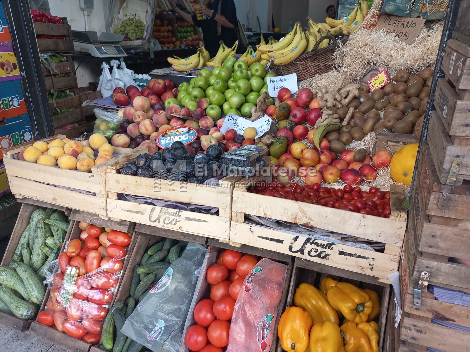 El kilo de lechuga ronda los 8500 pesos