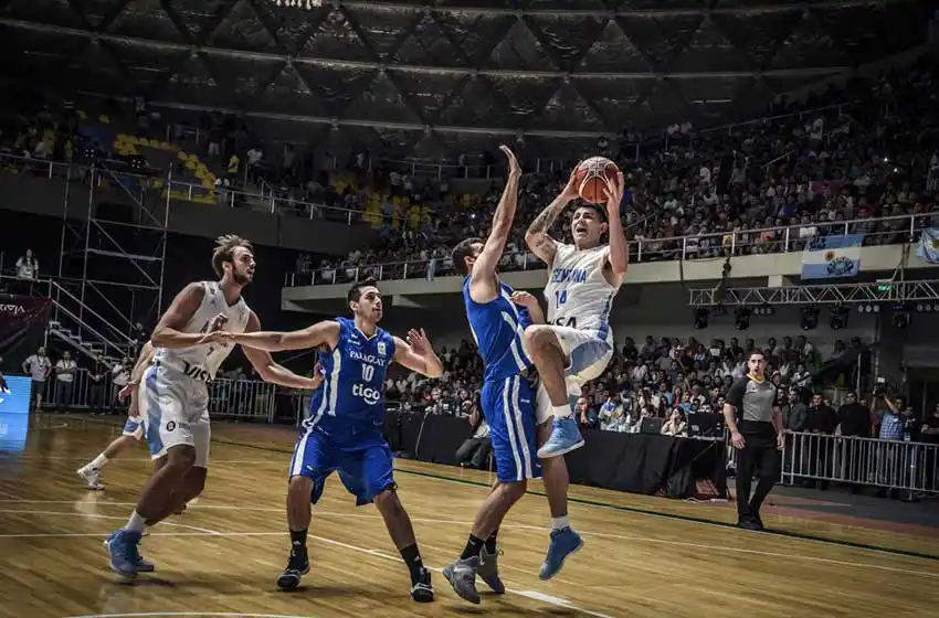 Debut con victoria del básquetbol argentino