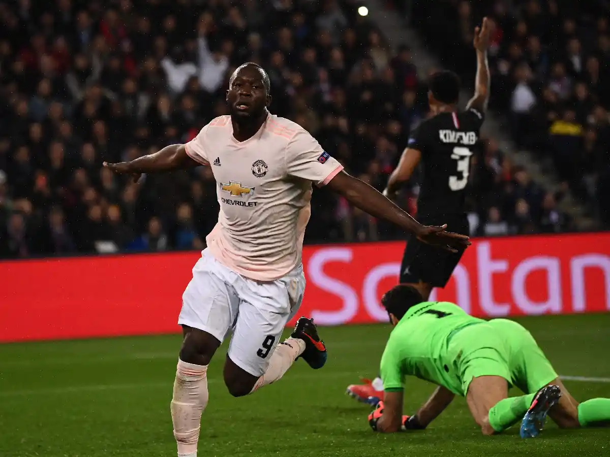 Manchester United dio el golpe en París