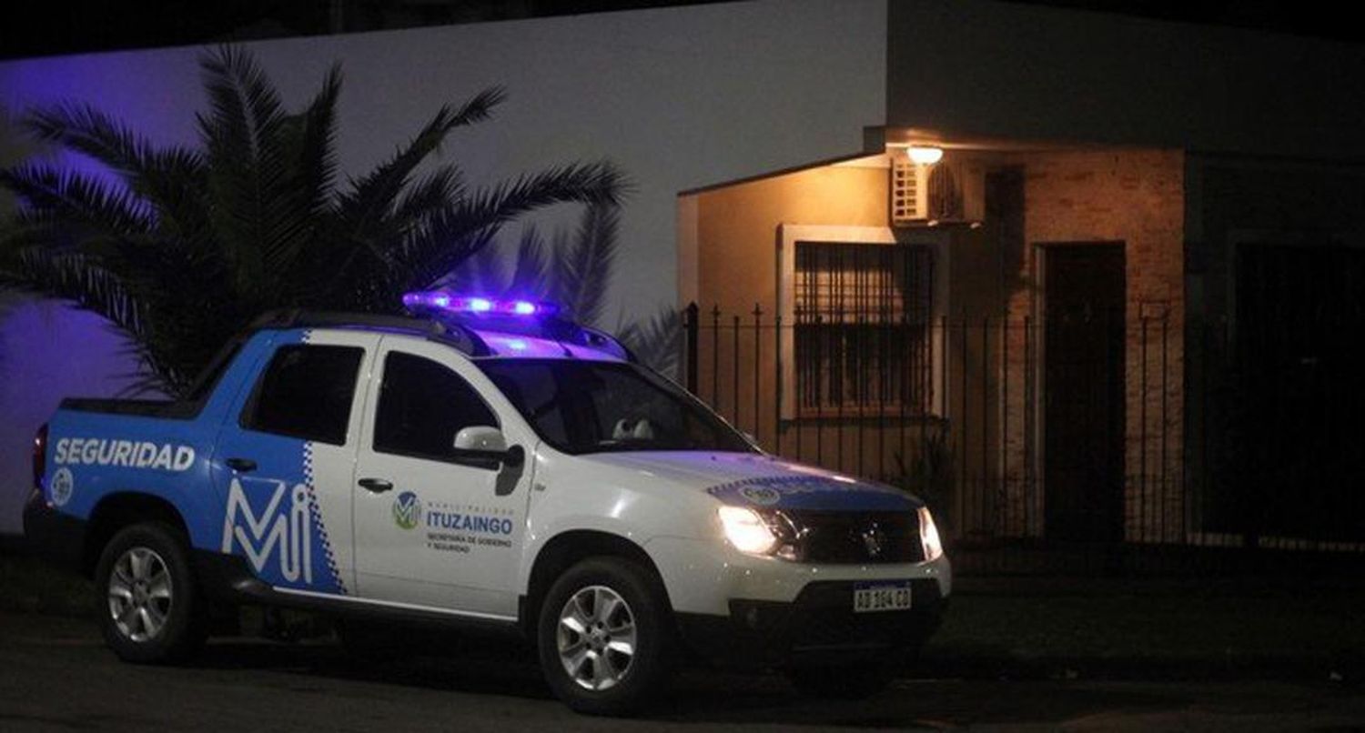 Un custodio de un juez federal se tiroteó con cuatro delincuentes tras un intento de robo en Ituzaingó