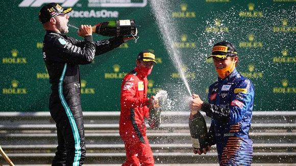 Bottas ganó en Austria y Hamilton quedó fuera del podio por una sanción
