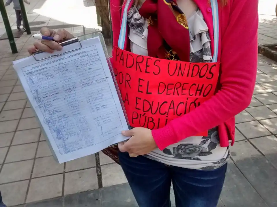 Padres entrerrianos se movilizan hoy por la escuela pública 