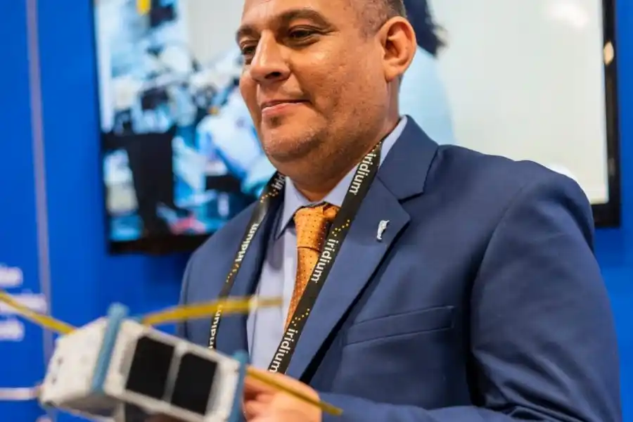 Charla del creador del primer satélite argentino en miniatura