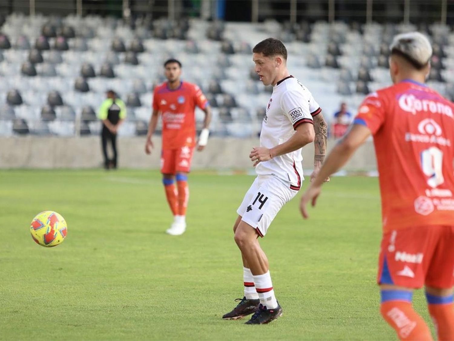 Newell's sufrió una derrota en México y Benedetto tuvo que salir